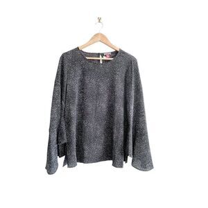 Vince Camuto Blouse Black White Design Women's M Top Flare Sleeve Side Slits